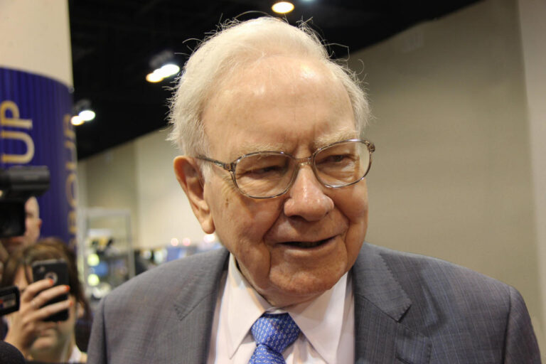 2 Warren Buffett shares to last forever