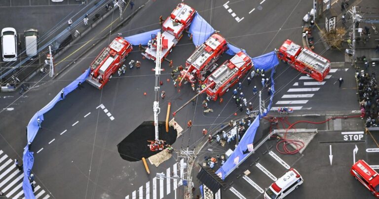 After 24 hours after a driver, driver has been stuck in the large antibody in Japan, The nearest residents returned