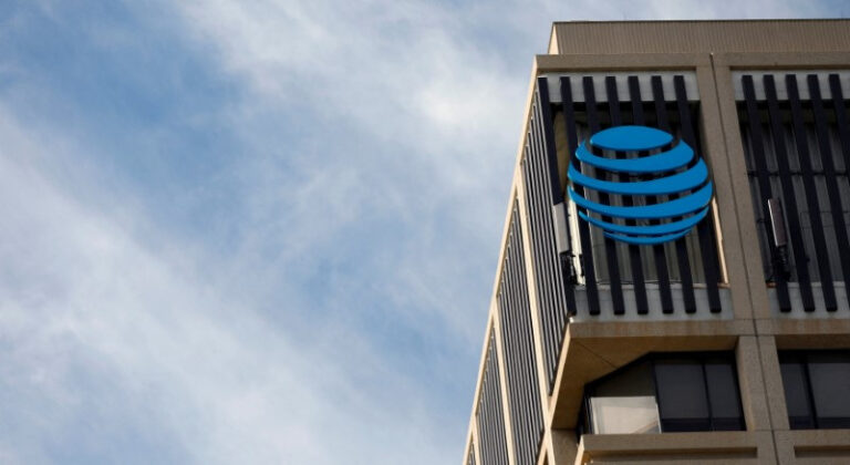 5G, fiber plans covered with AT & T Shares arise