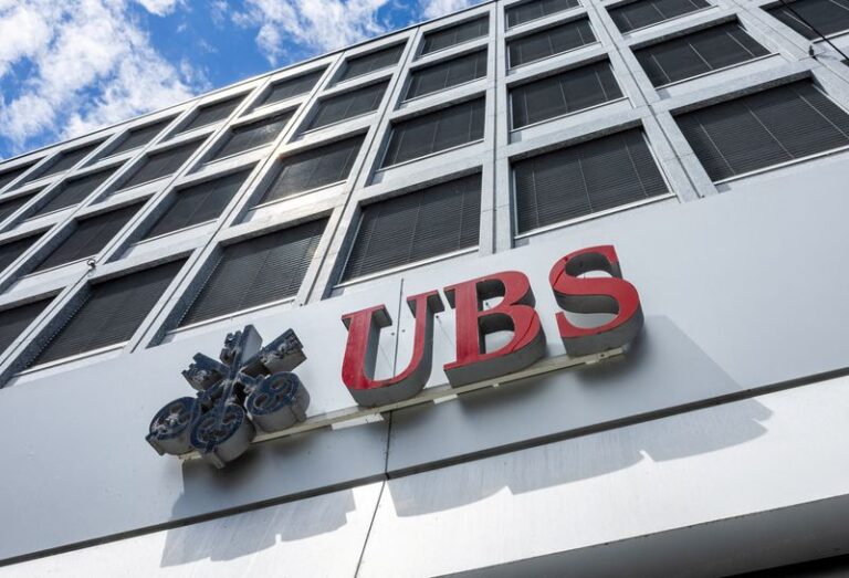 Exclusive-UBS has received a new US pension license that corrects a paperwork error, filings show