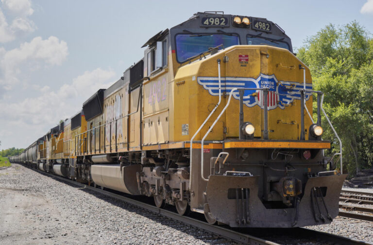 Union Pacific offers 7% more profit as investors get a positive outlook for the industry with CSX reporting