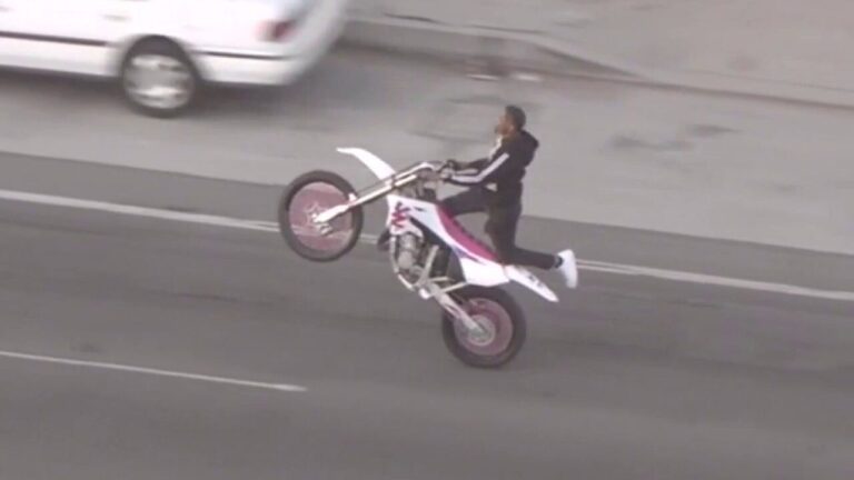 Dickie riders caught on camera as California Highway Patrol dirt bike joins police chase in LA