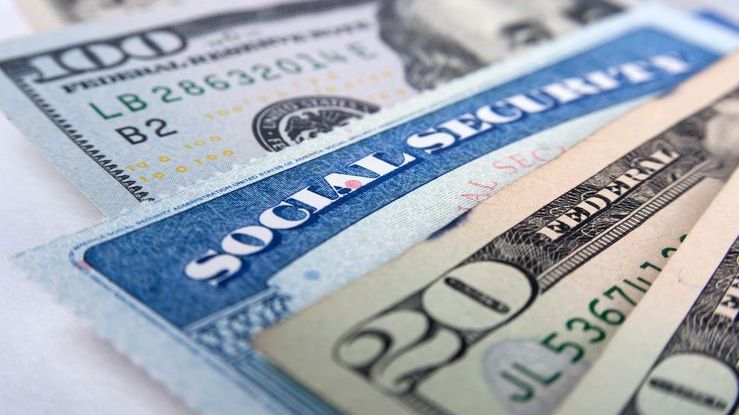 If I claim $3,000 in Social Security, does my wife have to apply for spousal benefits separately?