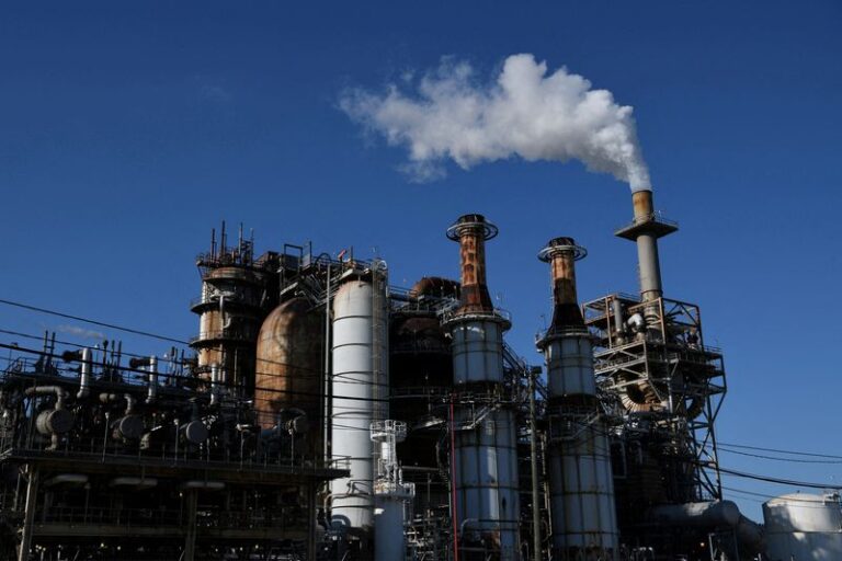 US oil refiners braced for a tough year as investor sentiment turned negative