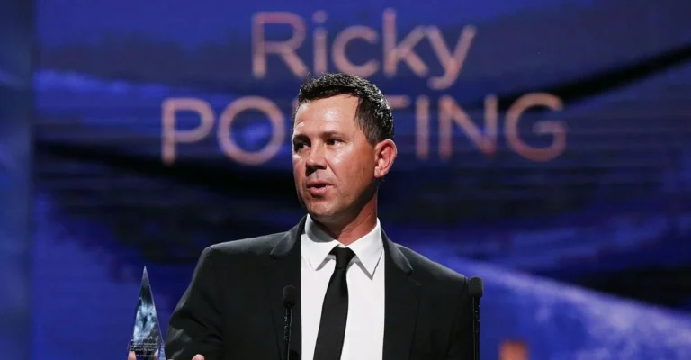 Ricky POCing Australian followers for Sri Lanka