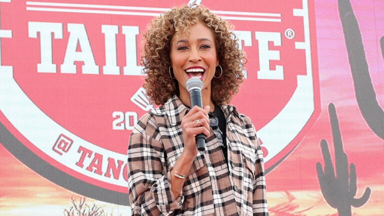 Former ESPN star Sage Steele says the company deserves to be ‘crushed’ for not playing the anthem before the Sugar Bowl.