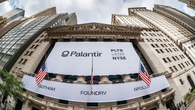 Is PLTR stock a buy? Here is a technical, fundamental analysis of Palantir stock.