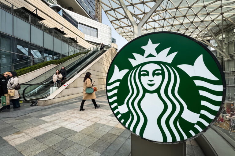 Starbucks as a new major executives will fix the executive level of executive