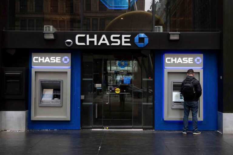 JPMorgan Chase Q4 results top expectations as investment banking fees rise