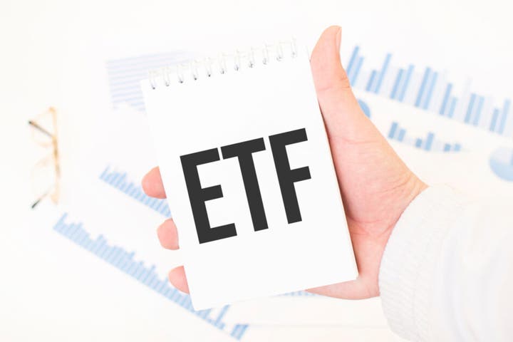 Investor in early 30’s with $150K questions high risk moves – ‘Put 5-10% in aggressive ETFs or VOO and chill long term?’