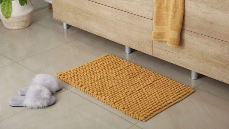 Cozy and trendy bathroom rugs and carpets for winter