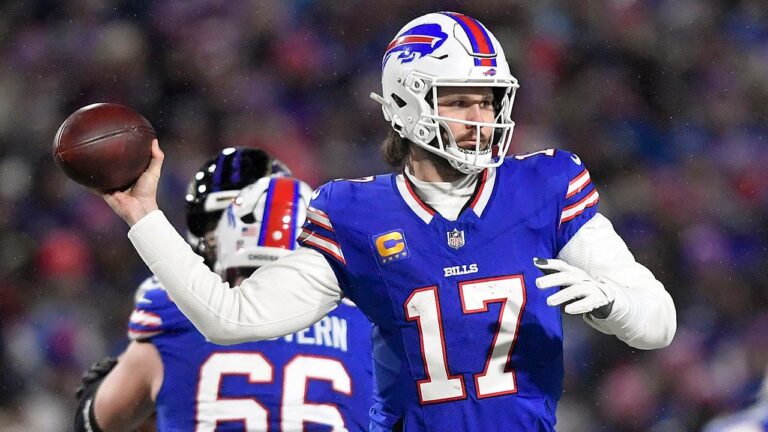 Josh Allen scores 2 touchdowns, the Bills force 3 turnovers and beat the Ravens in the divisional round.