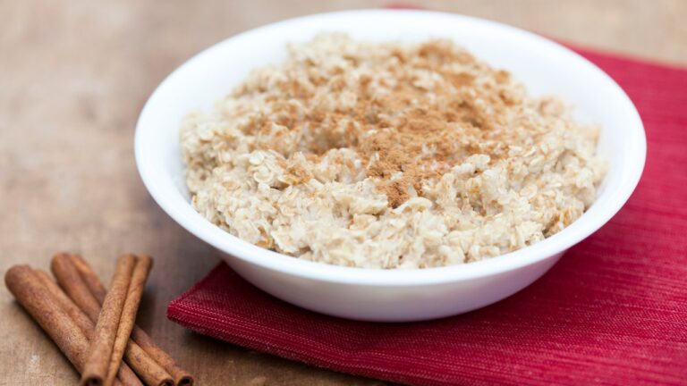 Eating oatmeal may be the key to longevity.