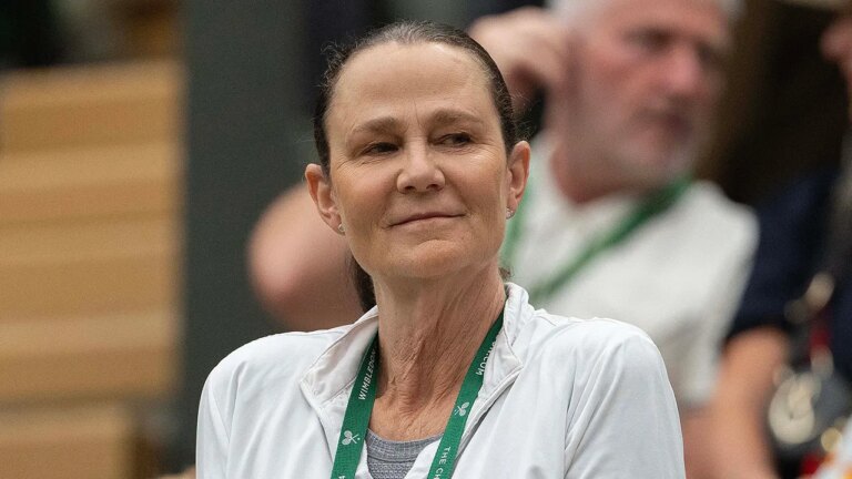 Tennis great Pam Shriver reveals Grand Slam trophies, stolen after car caught in wildfire