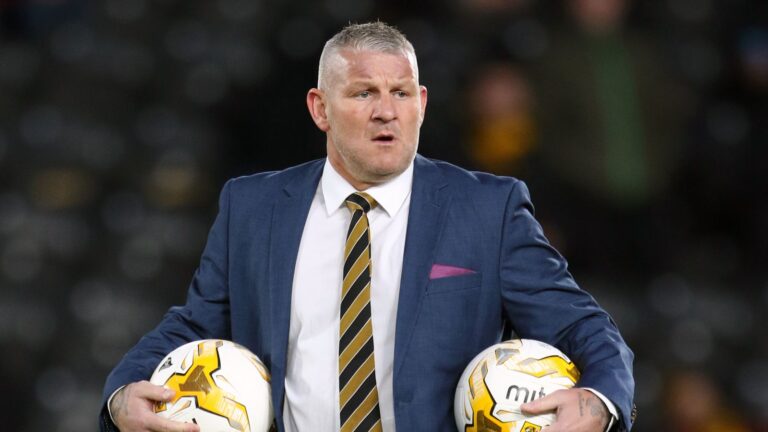 Dean Windass: Ex-Hull and Bradford striker diagnosed with stage 2 dementia | Football news