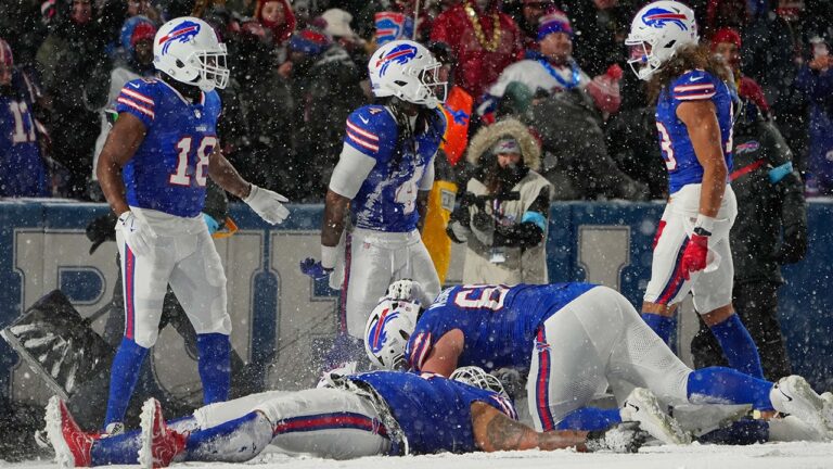 Ravens, Bills bracket for snowy weather and AFC Divisional Round matchup